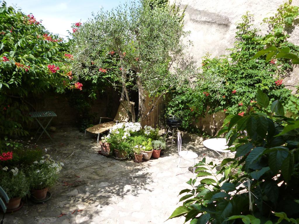 Ancienne Maison des Gardes Lourmarin Chambre photo