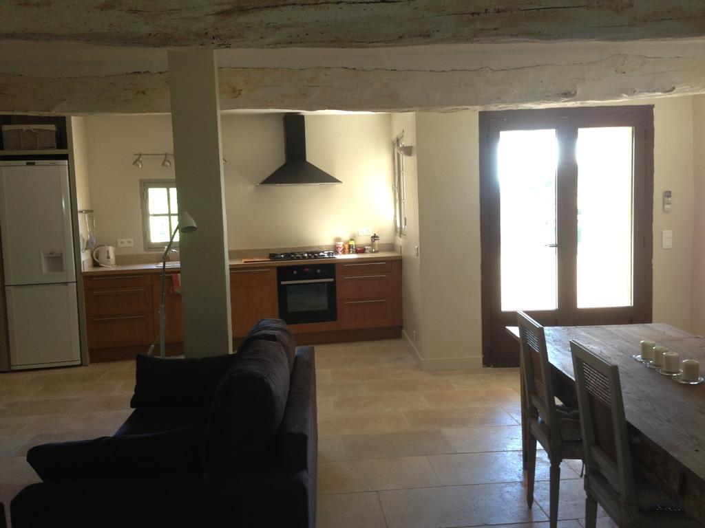 Ancienne Maison des Gardes Lourmarin Extérieur photo